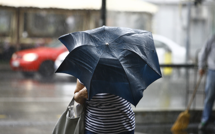 Narancs riasztást adott ki a meteorológiai szolgálat Bács-Kiskun megyére