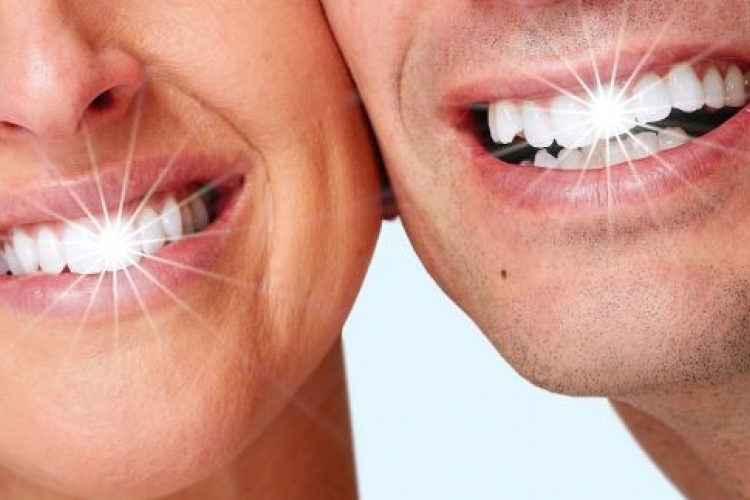6 anyag, ami tönkreteszi a fehér fogakat