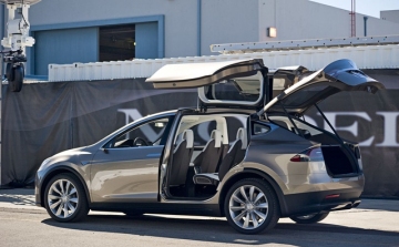 Villámgyors töltést ígér Tesla Motors alapítója