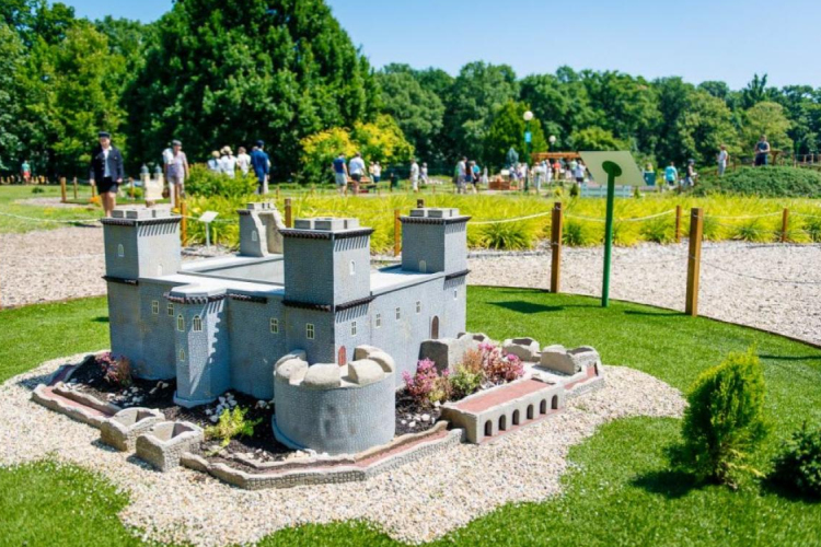 Újabb makettekkel gazdagodik a szarvasi Mini Magyarország makettpark