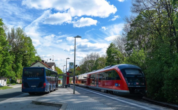 Egységes stratégiai irányítás alá került a Volánbusz és a MÁV