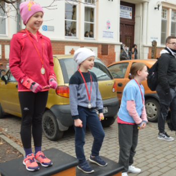 Mikulás Futást rendezett a Consti