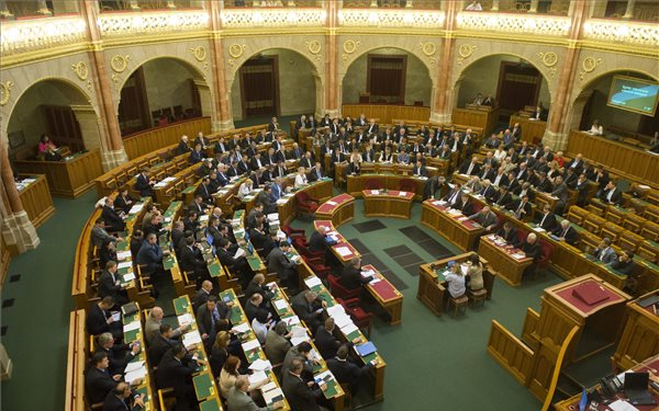 OGY - A jövő évi költségvetést fogadhatja el ma a parlament