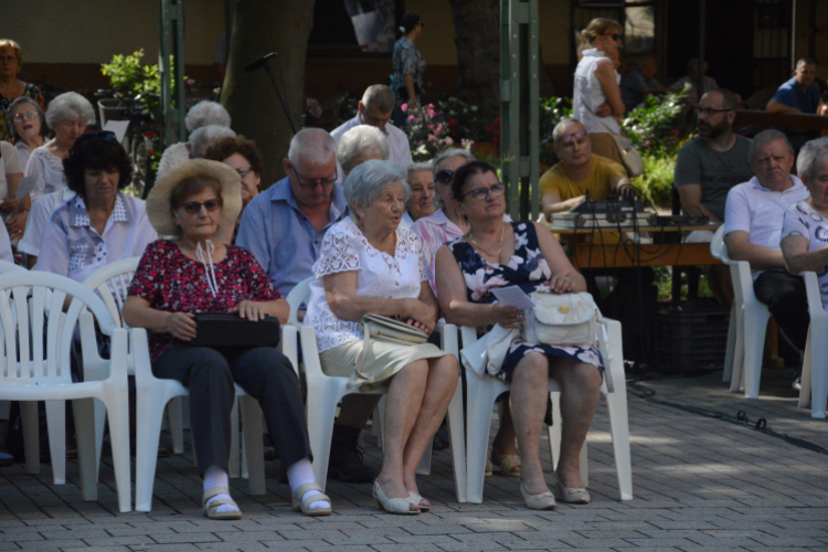 Ünnepi szentmise keretében szentelték meg az új kenyeret Félegyházán