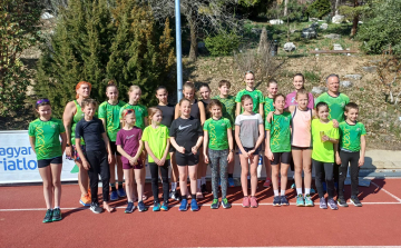 Diákolimpiai aranyak és éremeső – látványos szezonkezdet a Jogging Plusnál aquatlonban és duatlonban