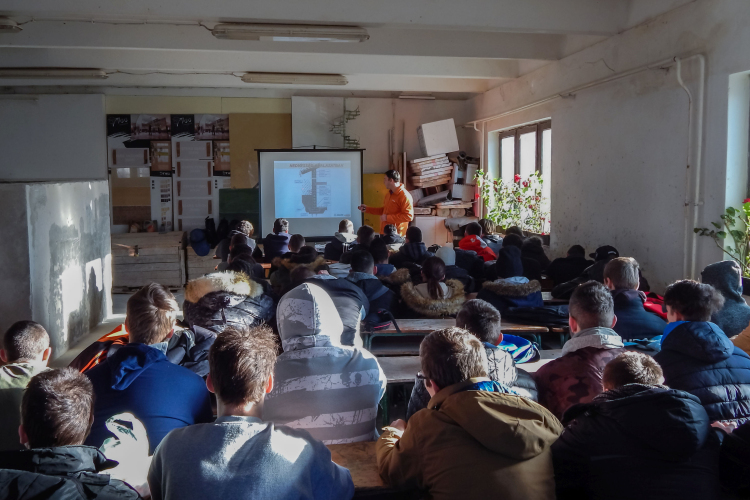 A MAPEI Kft. szakmai előadásán tanulhatták a Kossuthos diákok a legújabb technikákat