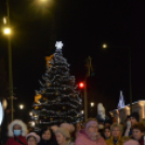 Fellobbant a remény lángja városunk adventi koszorúján