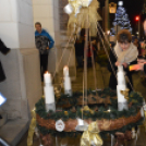 Fellobbant a harmadik gyertyaláng is