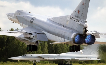 Nehézbombázókat vezényelnek át a Krímbe az oroszok