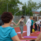 Szabadtéri jóga pikniket tartottak