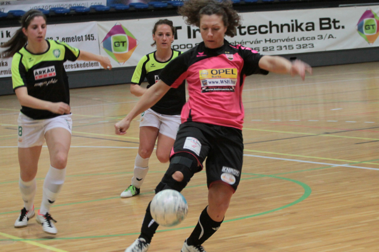 Gólzáporos Astra siker a nőnapi rangadón