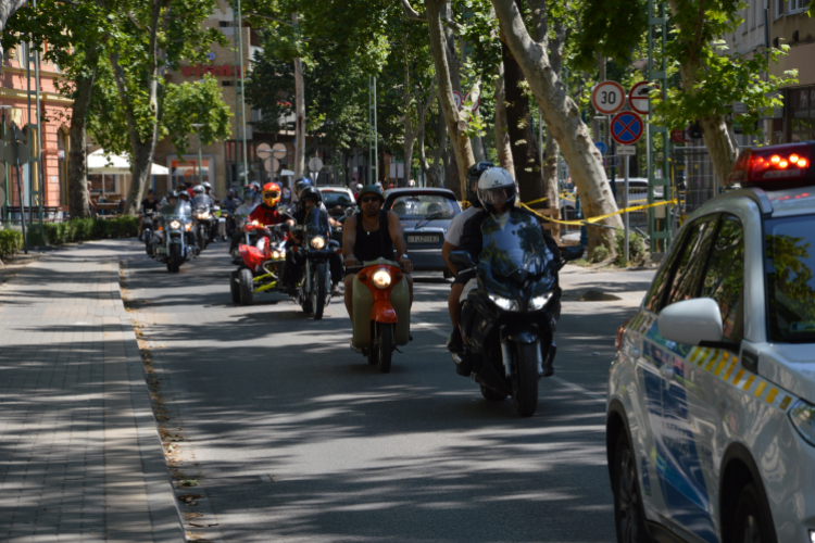 Áldásért jöttek Félegyházára a zarándok motorosok