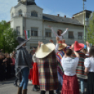 Bolondballagás Kiskunfélegyháza főutcáján