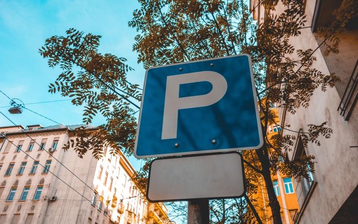 Mától ingyenes parkolás az egész országban