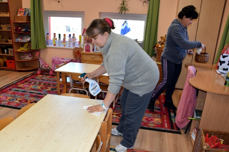 Zajlanak a munkálatok a petőfiszállási Csicsergő Óvodában