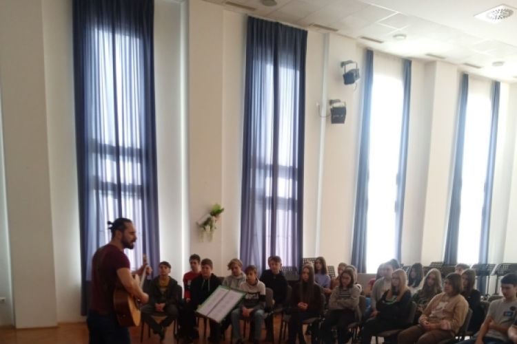 Versek a zene tükrében 