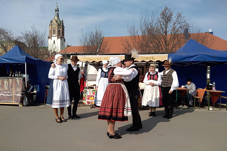 Disznóvágás a városközpontban