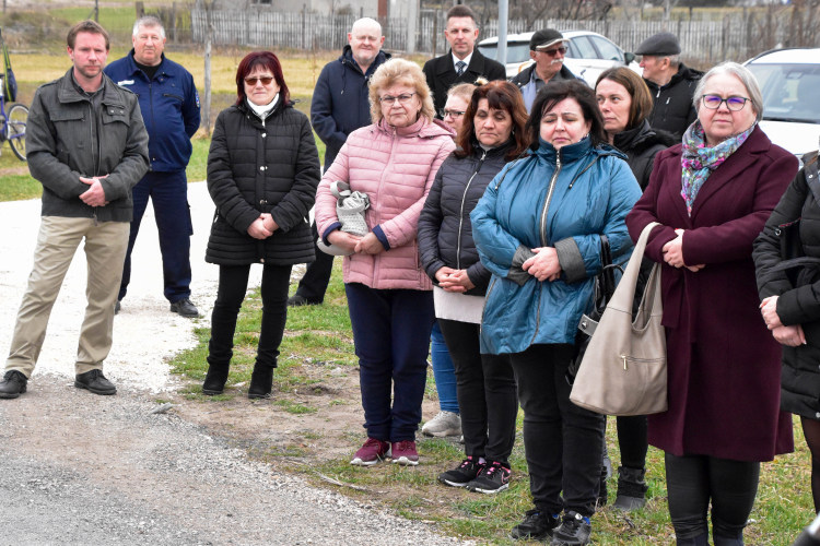 Újabb helyi út kapott szilárd burkolatot Petőfiszálláson