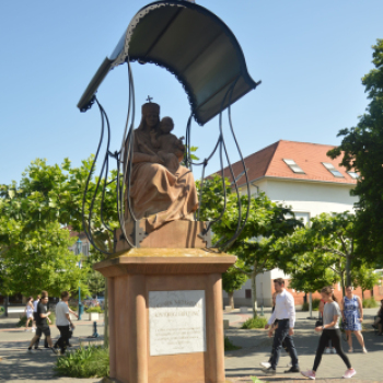 Bennünk él a haza