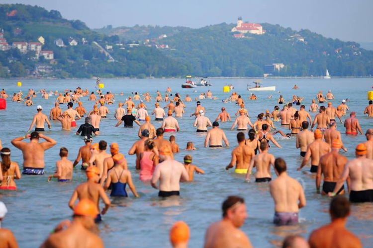 Ökológiai kockázatot jelent a Balatonra az egyre több turista nyáron