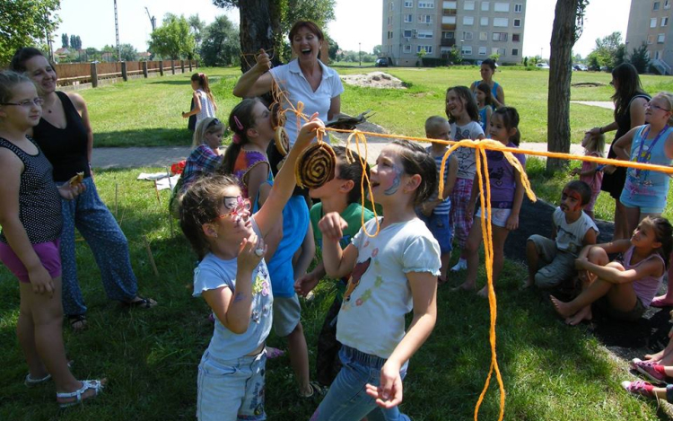 Nyári lazulást szerveznek a lakótelepi szülők