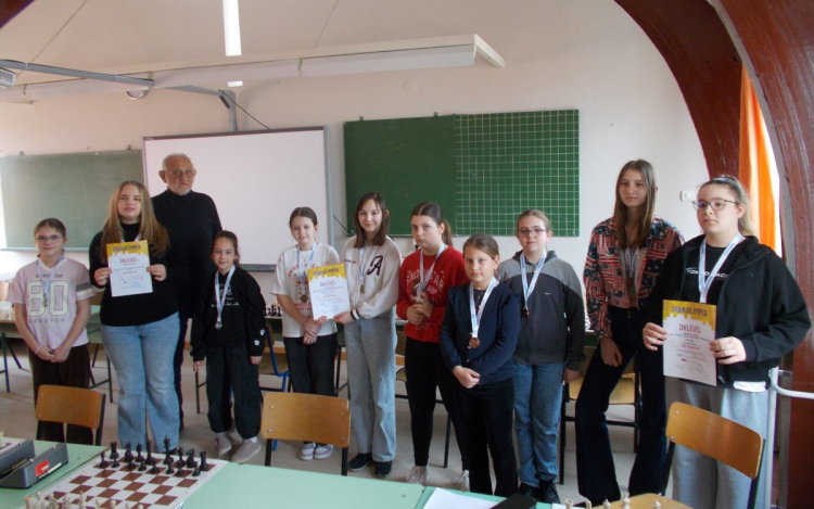 Sikeresen zajlott a Diákolimpiai sakk csapatbajnokság vármegyei döntője Kiskunfélegyházán