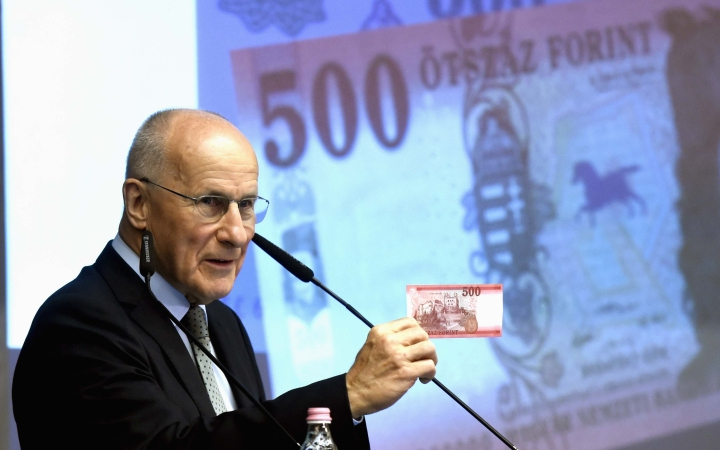 Hat hét múlva már fizethetünk az új 500 forintos bankejgyekkel