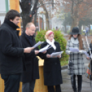 Kettős keresztet állított a Jobbik a Petőfi téren