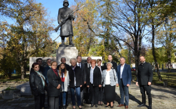 A világháborúk hőseire emlékeztek