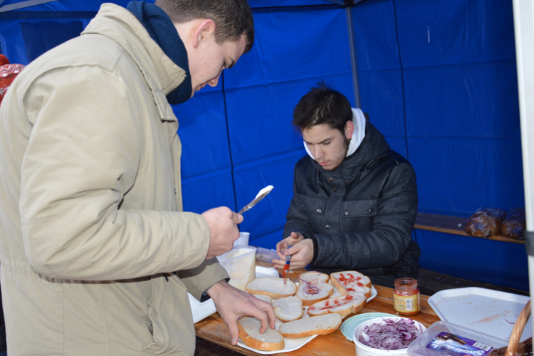 A szíveket is átmelegítette a forró tea