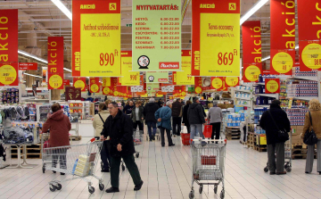Az MNB döntheti el, mi kerüljön a multik akciós újságaiba