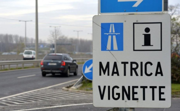 December 1-től lehet kapni a 2024-es autópálya-matricákat
