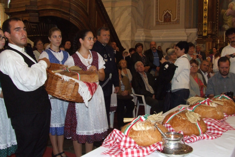 Ünnepi Szentmise a Szent István Templomban