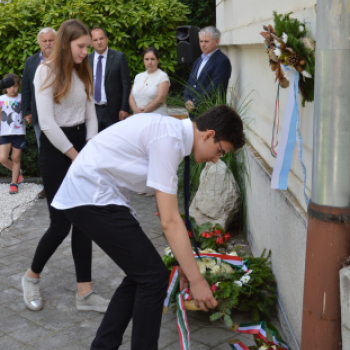 Tragikus örökségünkre: a trianoni békeszerződésre emlékeztek