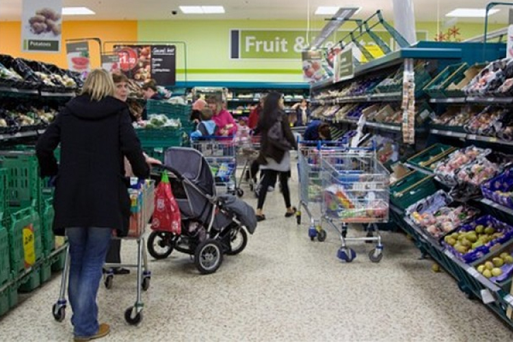 Még mindig a nagy boltokban szeretnek vásárolni a magyarok