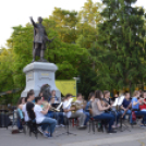 Lágy dallamok a főtéren