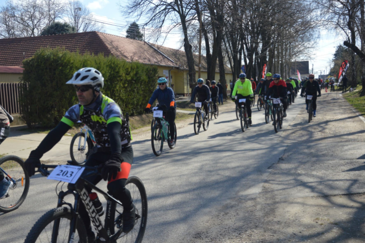 Népes mezőny a Tour de Pusztán