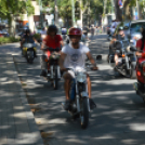 Végigdübörögtek az Oldalkocsis Motoros Találkozó résztvevői a Kossuth utcán