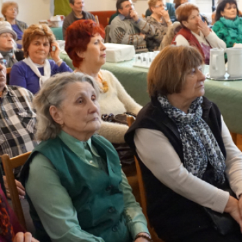 Tea és süti mellett tartottak élménybeszámolót