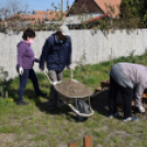 Fűszerkertet készítenek a petőfiszállási Csicsergő Óvodában