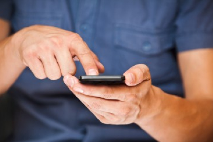 Gyorsan terjed itthon a mobilfizetés