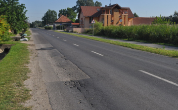 Megszűnnek a balesetveszélyes kátyúk