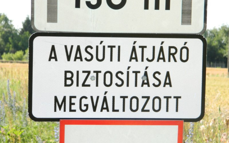 Új vasúti átjáró épült Petőfiszálláson