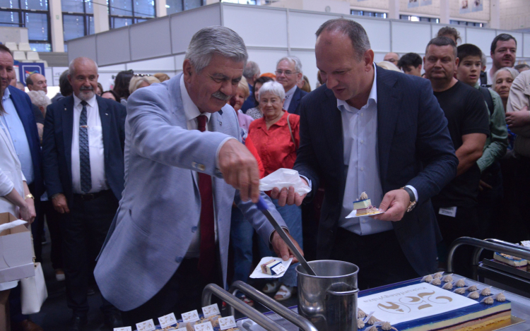 Ünnepélyes keretek között nyílt meg a Kiskun Expo